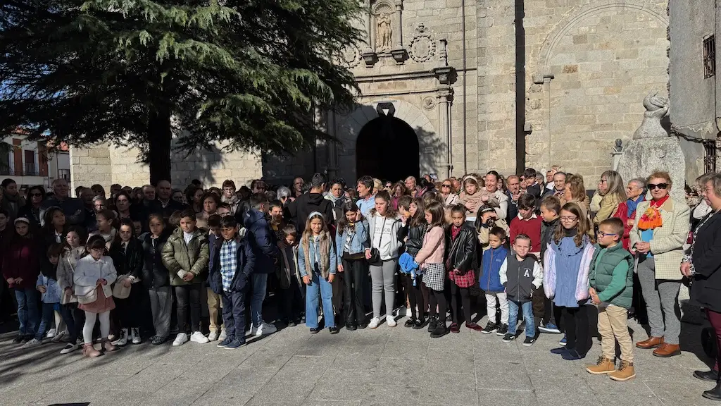 La parroquia de Peñaranda guarda un respetuoso silencio por los damnificados de la dana