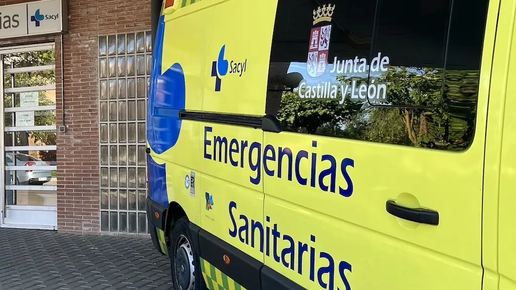 Una ambulancia del 112 ha atendido a la mujer herida en el atropello