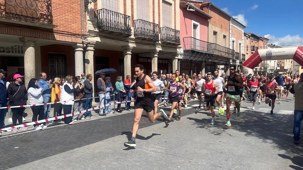La XXXI Carrera popular Hijos, padres y abuelos reúne a unos 500 corredores