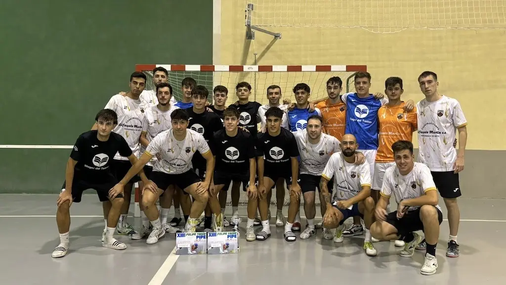 Construcciones Alfayate ganan el Torneo de futbol sala Felipe Yagüe Pipe