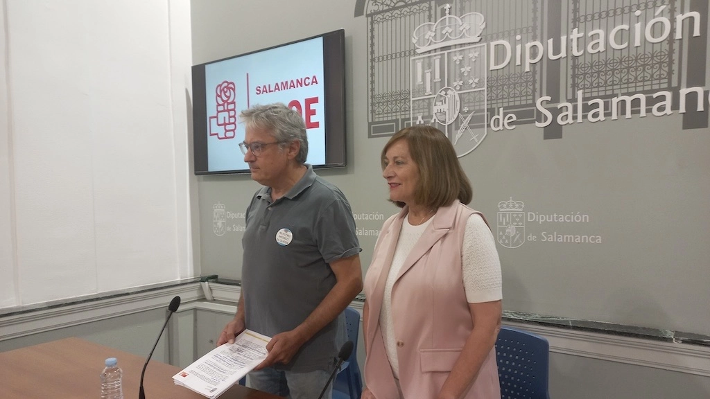 Los diputados socialista Fernando Rubio y Carmen Ávila