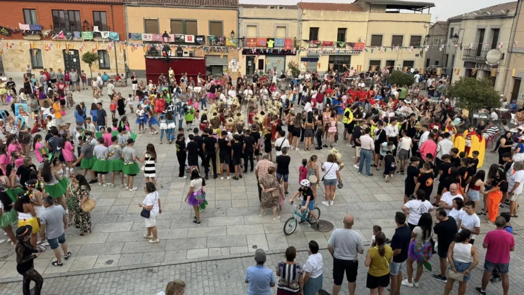 Desfile de peñas de Cantalpino