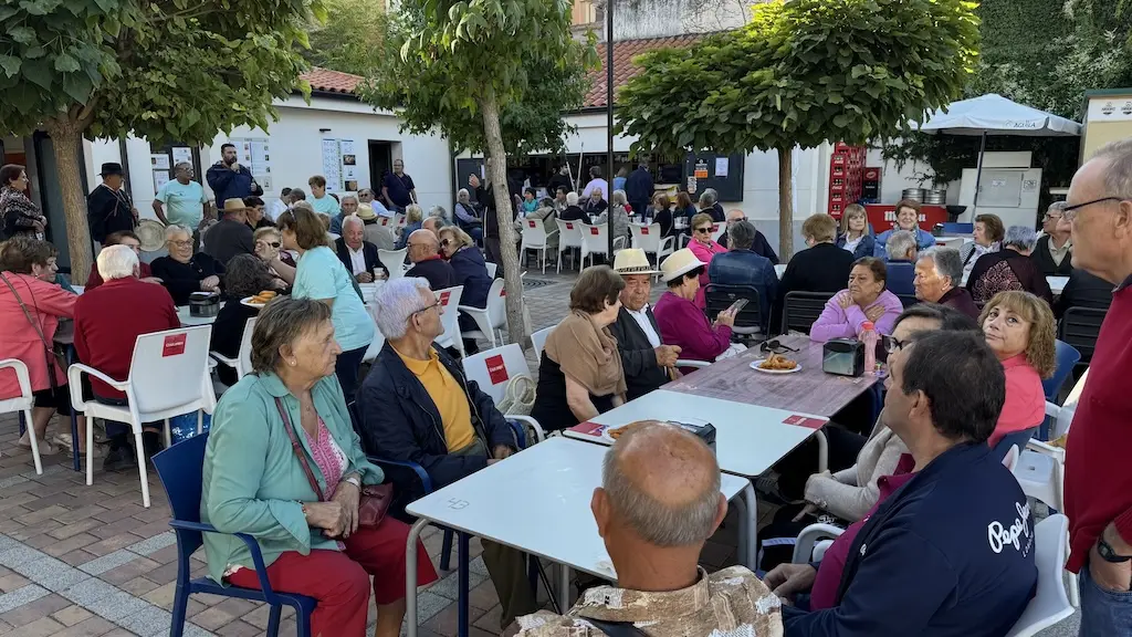 Los mayores han sido recibidos en el parque de la Huerta.