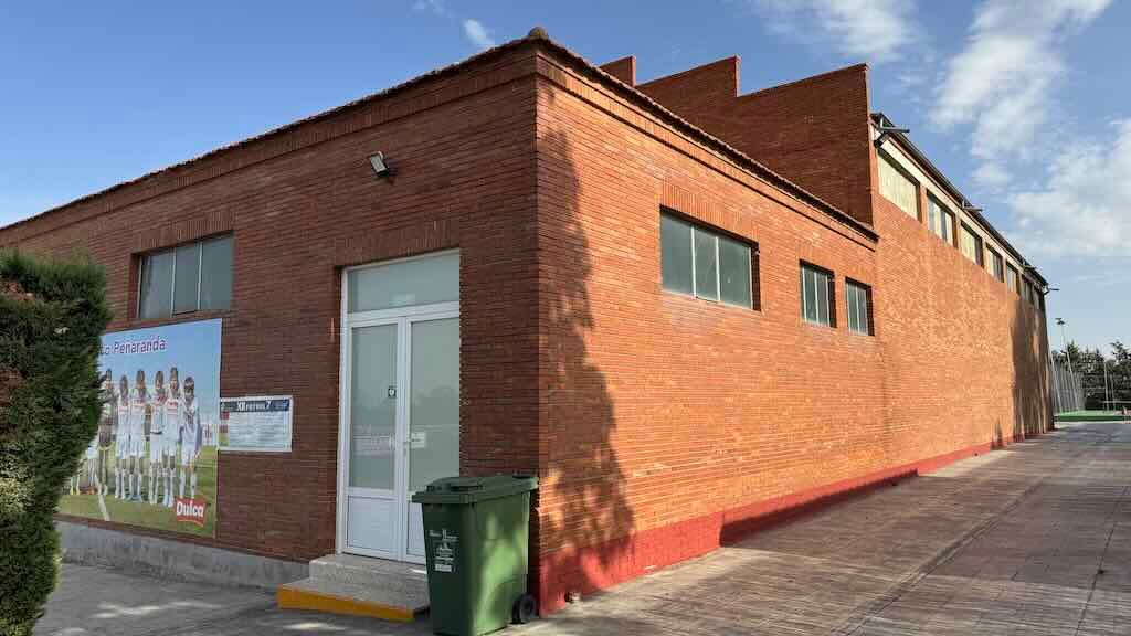 El Club de Atletismo Ciudad de Peñaranda critica el proyecto de construcción de la pista de pádel