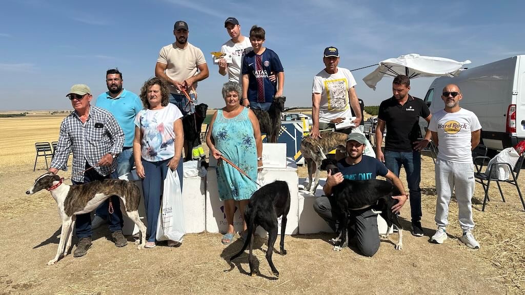 Entreva de premios II Carrera de galgos Ciudad de Peñaranda