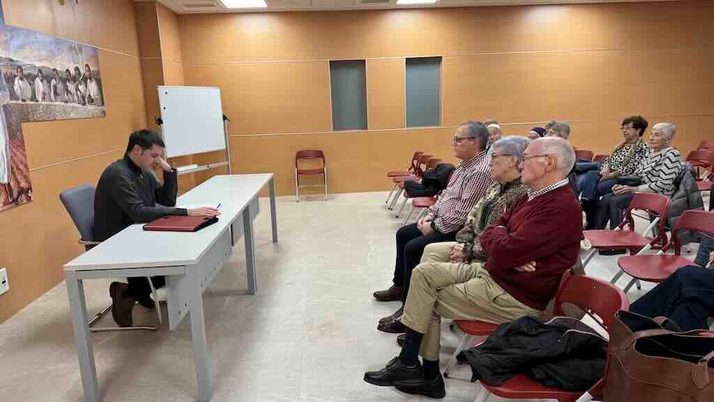 Charla formativa en el Centro parroquial.