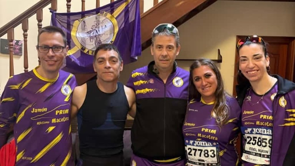 atletas del Club Macotera Jamon Prim en la Behobia-San Sebastian.