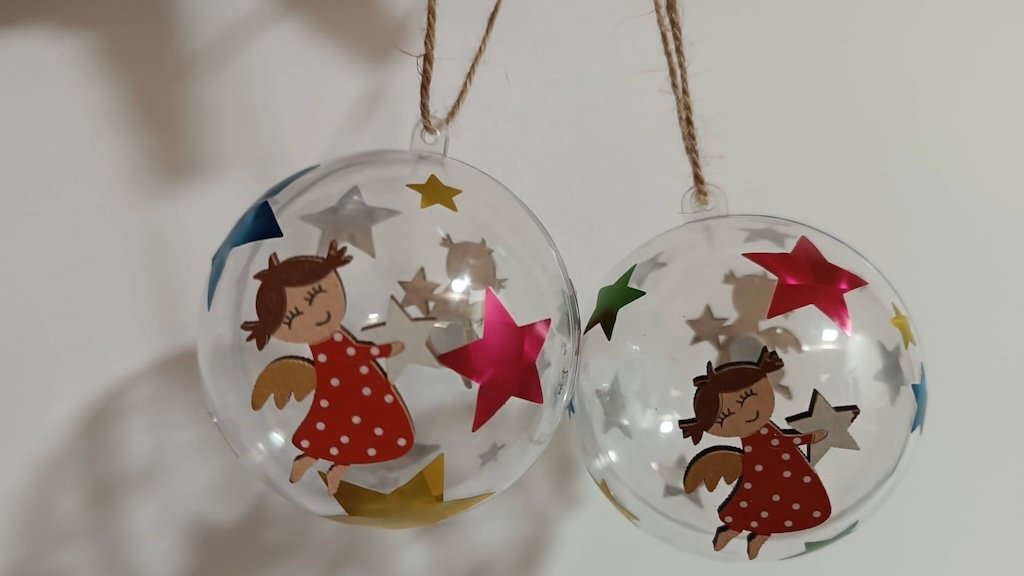 Bolas creado en el taller infantil de programa de Navidad del Ayuntamiento de Villaflores