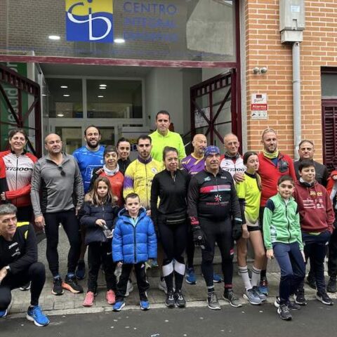 25 personas han participado en el triatlon navideño solidario