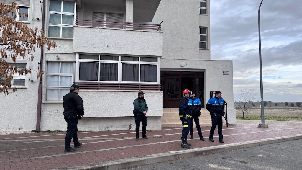 Hallan un muerto en una vivienda en la Ronda de San Lázaro