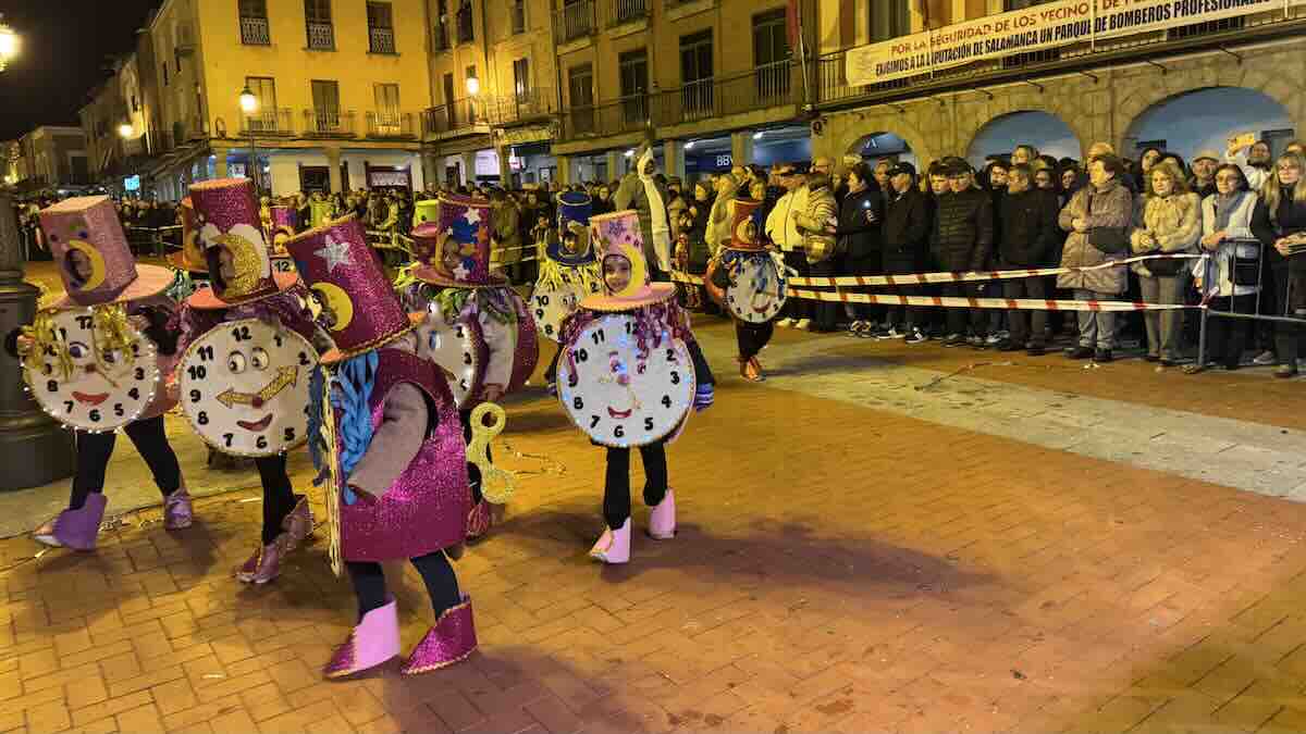 El desfile de Carnaval desata una fiesta inolvidable en las calles de Peñaranda 2 IMG 8013