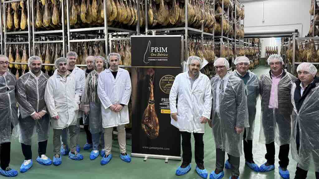 Visita Javier Iglesias a Macotera donde ha destacado el talento rural