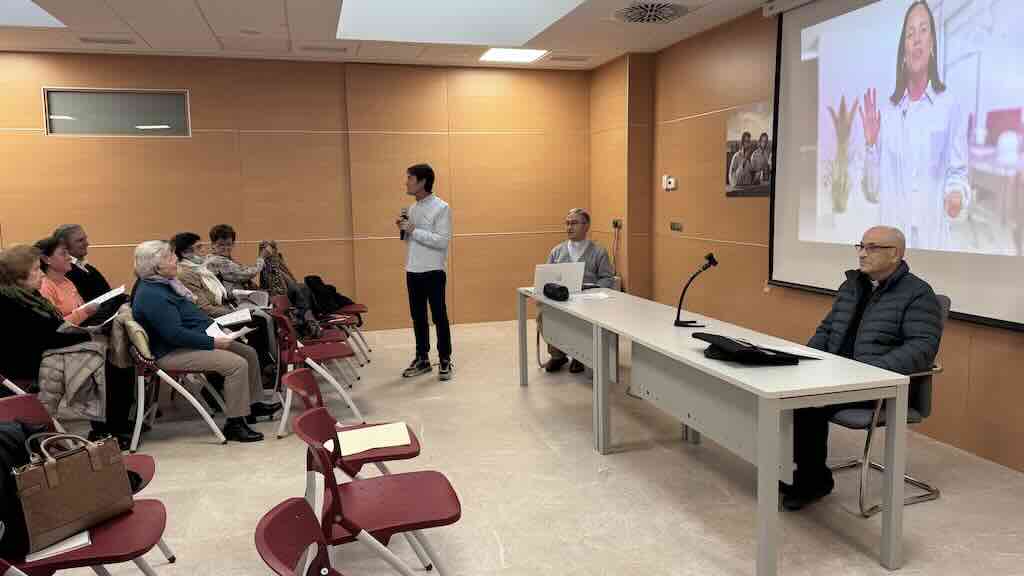 El arciprestazgo reflexiona sobre el Concilio Vaticano II y sus desafíos actuales 6 IMG 8235