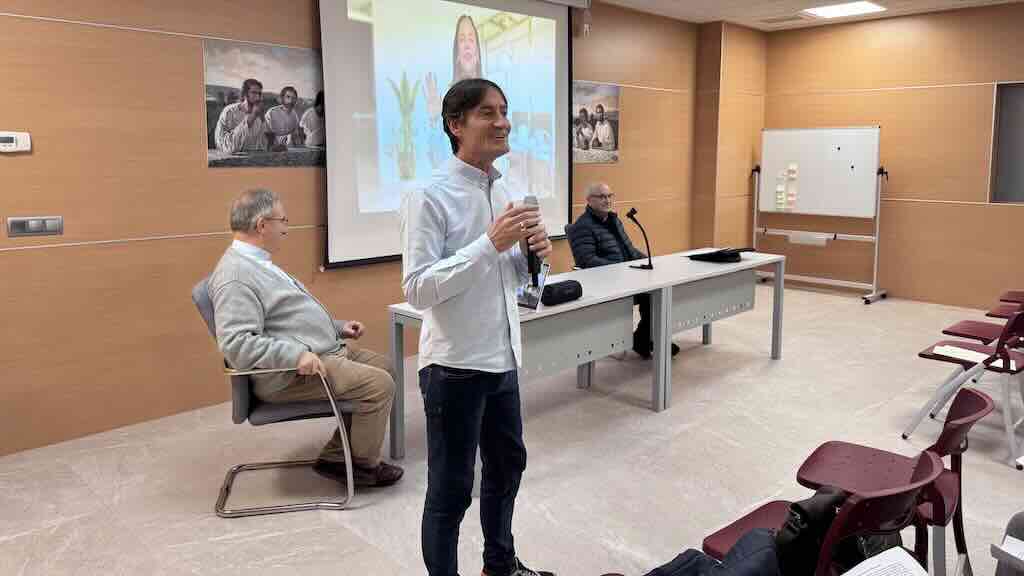 El arciprestazgo reflexiona sobre el Concilio Vaticano II y sus desafíos actuales 1 IMG 8238