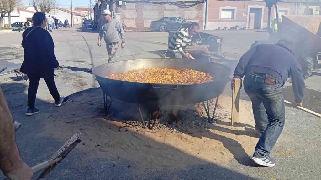 La Asociación Cultural La Corraliza reúne a más de 200 personas en su XIV Matanza tradicional 4 PHOTO 2026 02 23 14 29 18 1