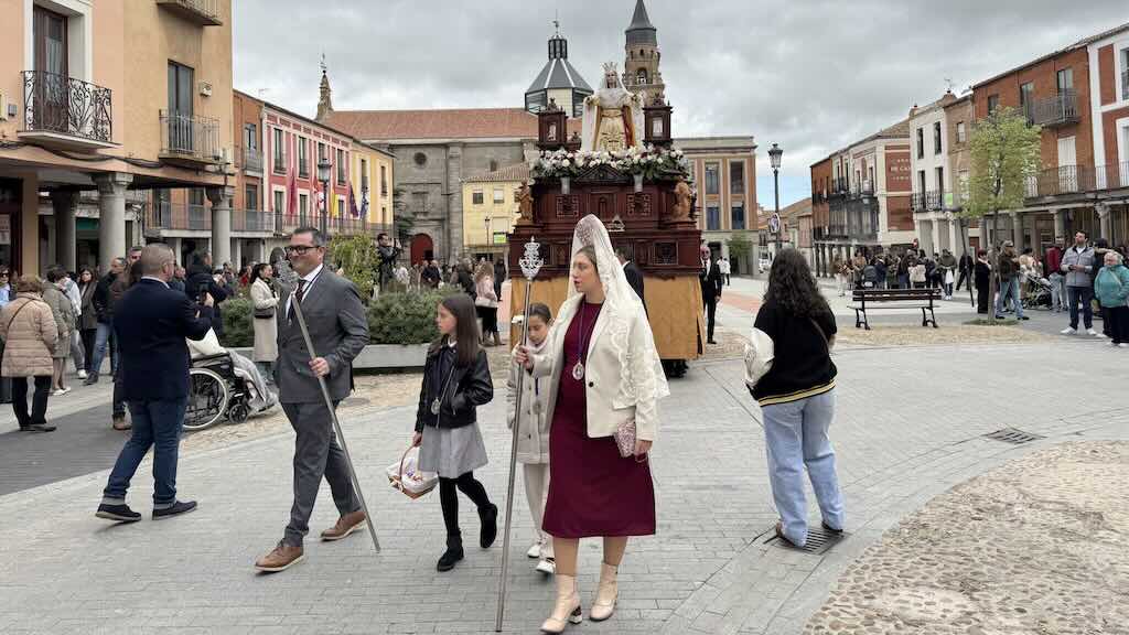 Procesión en el Domingo de la Misericordia